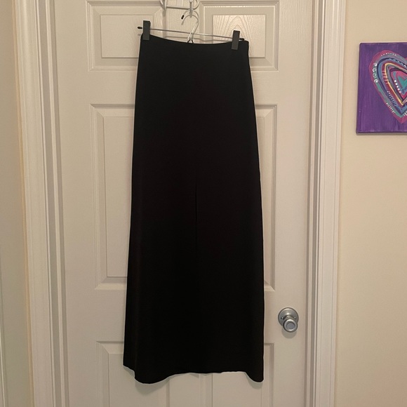 Black maxi skirt with front slit. - Picture 1 of 3
